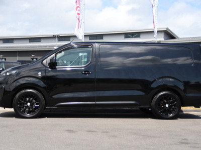 Opel Vivaro 2.0 CDTI L3H1 Black Edition Camera, Cruise, Carplay, Sensoren, 122pk, Automaat, Leder, Trekhaak, Multimedia, Uniek! 9