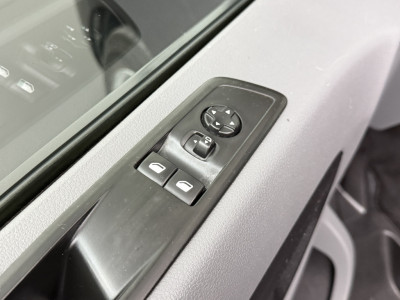 Opel Vivaro 2.0CDTi 145PK Lang | Navigatie | Camera | Airco | 3-Zits | Betimmering foto 8