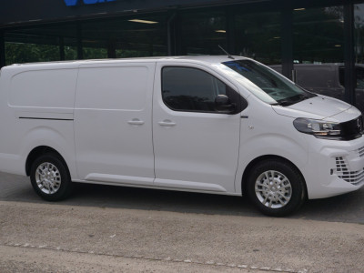 Opel Vivaro 2.0D 145PK EAT8 AUT L3H1 Apple CP, Cam, Betimmering, Trekhaak, Standkachel!! Nr. D01* 6