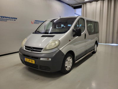 Opel Vivaro Combi 1.9DCI Personenbus foto 2