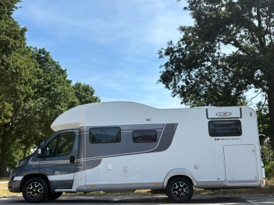 Overige merken H737 |CAMPER|MARGE|150PK|Automaat|EURO6|cruise|airco|achteruitrijcamera|navi|2 bedden|4 zitplaatsen|koelkast|keukenblok|toilet foto 3