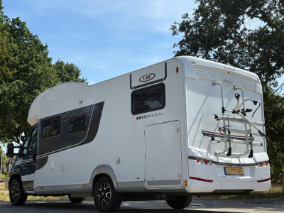 Overige merken H737 |CAMPER|MARGE|150PK|Automaat|EURO6|cruise|airco|achteruitrijcamera|navi|2 bedden|4 zitplaatsen|koelkast|keukenblok|toilet foto 4