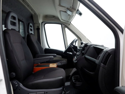 Peugeot Boxer 2.0 BlueHDI 130pk E6 L1H2 Premium Navi/Camera/Inrichting 01-2018 foto 3