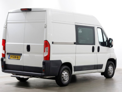 Peugeot Boxer 2.0 BlueHDI E6 130pk L1H2  Premium Navi/Camera/Inrichting 11-2016 foto 2
