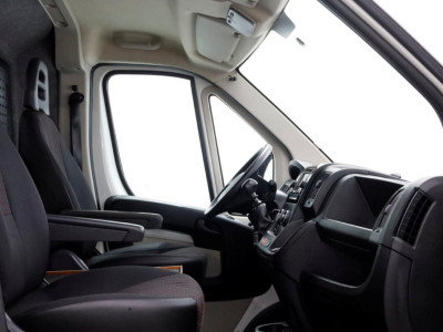 Peugeot Boxer 2.0 BlueHDI E6 130pk L1H2  Premium Navi/Camera/Inrichting 11-2016 foto 5
