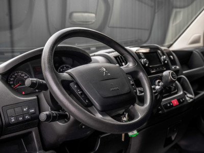 Peugeot Boxer 2.2 BlueHDi 120 L1H1 | 120 PK | 3-Zits | Cruise | Airco | Trekhaak foto 10