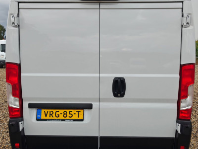 Peugeot Boxer 2.2 BlueHDi 120 L2H1 , 1e Eig , Euro 6 , Apk 8-2027 , Lang model , Airco cruise camera. foto 4