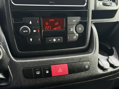 Peugeot Boxer 2.2 BlueHDi 120 PK / L2H2 / 23.081 KM! / 1e EIG. / ECC / CRUISE / DAB+ / CARPLAY / 3-ZITS foto 16