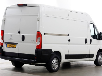 Peugeot Boxer 2.2 BlueHDi 120pk L2H2 Airco/Navi/Inrichting 07-2021 foto 2