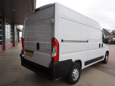 Peugeot Boxer 2.2 BlueHDi 140PK L2H2 3.3t nr. V169 | Airco | Cruise | Apple cp-Android auto 4