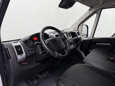 Peugeot Boxer 2.2BlueHDi 165PK L3H2 Zwaar Grip | 2xSchuifdeur | Multimedia | Camer | Airco | Cruise | Trekhaak 3000Kg foto 3