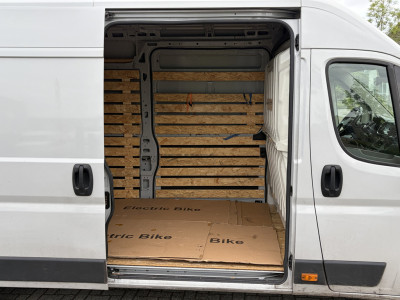 Peugeot Boxer 2.2 BlueHDi 180PK Euro6 L4H2 3.5t Zwaar â 3-zits â Trekhaak 3.000 KG â dubbele schuifdeur 15
