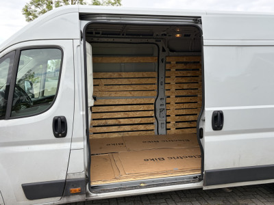 Peugeot Boxer 2.2 BlueHDi 180PK Euro6 L4H2 3.5t Zwaar â 3-zits â Trekhaak 3.000 KG â dubbele schuifdeur 16