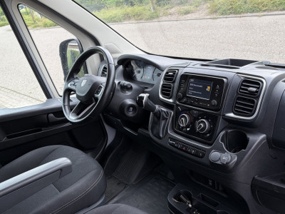Peugeot Boxer 2.2 BlueHDi 180PK Euro6 L4H2 3.5t Zwaar â 3-zits â Trekhaak 3.000 KG â dubbele schuifdeur 3