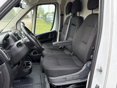 Peugeot Boxer 2.2 BlueHDi 180PK Euro6 L4H2 3.5t Zwaar â 3-zits â Trekhaak 3.000 KG â dubbele schuifdeur 9