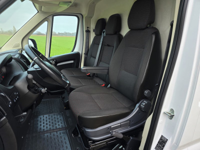 Peugeot Boxer 2.2 BlueHDi L2 H2 3.5T 140 Pk - Euro 6 - Navi - Airco - Cruise Control foto 19