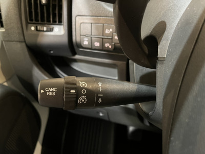 Peugeot Boxer 2.2 HDi 120 PK L2H2 DC 6 pers. / Euro 6 / Airco / CarPlay / Camera / Trekhaak / Cruise Control / 500 KM !! foto 13