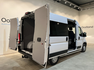 Peugeot Boxer 2.2 HDi 120 PK L2H2 DC 6 pers. / Euro 6 / Airco / CarPlay / Camera / Trekhaak / Cruise Control / 500 KM !! foto 4