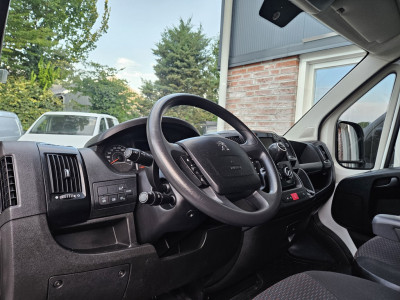 Peugeot Boxer 330 2.2 BlueHDi 140 L2H2 Premium Trekhaak! Airco! NAP! Cruise Control! Nette Bus! 10