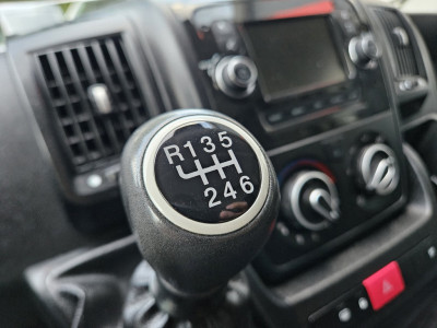 Peugeot Boxer 330 2.2 BlueHDi 140 L2H2 Premium Trekhaak! Airco! NAP! Cruise Control! Nette Bus! 14