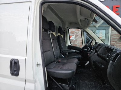 Peugeot Boxer 330 2.2 BlueHDi 140 L2H2 Premium Trekhaak! Airco! NAP! Cruise Control! Nette Bus! 21