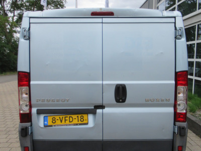 Peugeot Boxer 330 2.2 HDI L1H1  | Airco | Luchtvering | 2x zijdeur foto 5