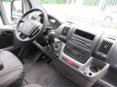 Peugeot Boxer 330 2.2 HDI L1H1  | Airco | Luchtvering | 2x zijdeur foto 8