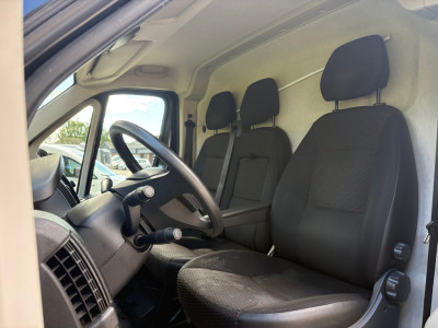 Peugeot Boxer 333 2.2 BlueHDi 120PK *Oprijplaat inklapbaar* NAP|trekhaak 2500KG|cruise|achteruitrijcamera|airco|navi|parkeersensor foto 15