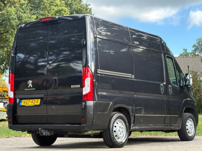 Peugeot Boxer 333 2.2 BlueHDi 120PK *Oprijplaat inklapbaar* NAP|trekhaak 2500KG|cruise|achteruitrijcamera|airco|navi|parkeersensor foto 6