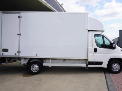 Peugeot Boxer 335 2.0 BlueHDI  131PK L3 Pro Meubelbak nr. V176 | Airco | Camera | Navi | achterdeuren foto 3