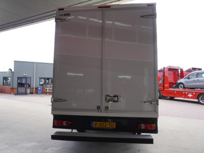 Peugeot Boxer 335 2.0 BlueHDI  131PK L3 Pro Meubelbak nr. V176 | Airco | Camera | Navi | achterdeuren foto 6