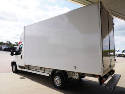 Peugeot Boxer 335 2.0 BlueHDI  131PK L3 Pro Meubelbak nr. V176 | Airco | Camera | Navi | achterdeuren foto 7