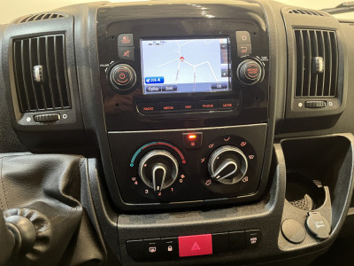 Peugeot Boxer 335 2.2 BlueHDi 140 PK L3H2 Premium / Dhollandia Laadklep / Euro 6 / Airco / Camera / Cruise Control / Navigatie / 3-Zits / 40.000 KM !! foto 10