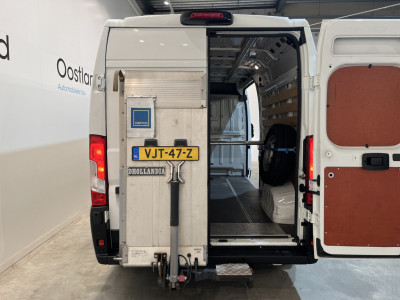 Peugeot Boxer 335 2.2 BlueHDi 140 PK L3H2 Premium / Dhollandia Laadklep / Euro 6 / Airco / Camera / Cruise Control / Navigatie / 3-Zits / 40.000 KM !! foto 13