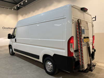 Peugeot Boxer 335 2.2 BlueHDi 140 PK L3H2 Premium / Dhollandia Laadklep / Euro 6 / Airco / Camera / Cruise Control / Navigatie / 3-Zits / 40.000 KM !! foto 3