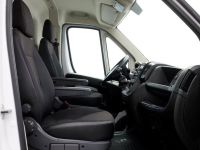 Peugeot Boxer 335 2.2 BlueHDi 140pk L2H1 Premium Airco/Navi/2x Schuifdeur 04-2021 3