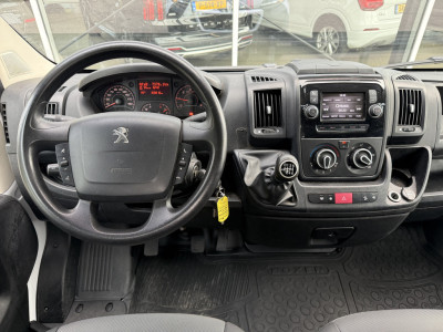 Peugeot Boxer 335 2.2 BlueHDi 165 L4 Pick-up | Open laadbak | Trekhaak 3.5T | Cruisec. | Airco foto 14