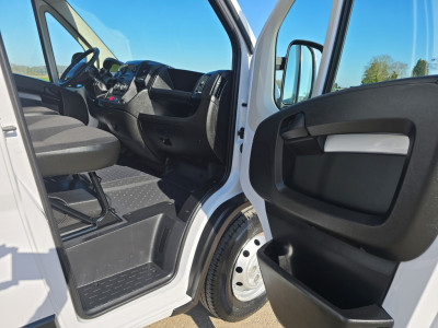 Peugeot Boxer 435 2.2 BlueHDi L4H3 - 165 Pk - Euro 6 - ParkeerCamera - Airco - Cruise Control foto 12