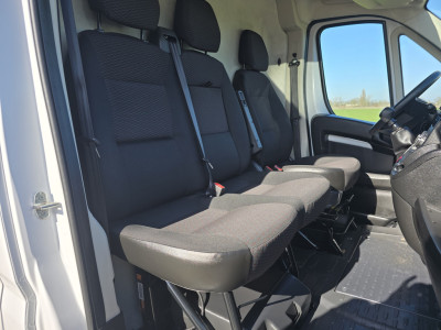 Peugeot Boxer 435 2.2 BlueHDi L4H3 - 165 Pk - Euro 6 - ParkeerCamera - Airco - Cruise Control foto 13