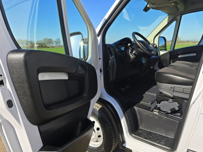 Peugeot Boxer 435 2.2 BlueHDi L4H3 - 165 Pk - Euro 6 - ParkeerCamera - Airco - Cruise Control foto 19