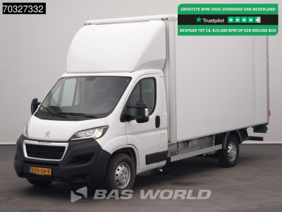 Peugeot Boxer 140PK 433cm Hoog Laadklep Zijdeur Bakwagen Navi Airco Cruise Camera DHollandia Euro6 Meubelbak Koffer Airco Cruise control