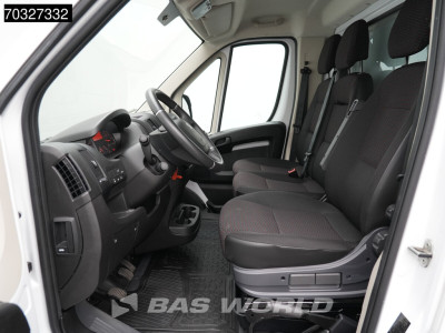 Peugeot Boxer 140PK 433cm Hoog Laadklep Zijdeur Bakwagen Navi Airco Cruise Camera DHollandia Euro6 Meubelbak Koffer Airco Cruise control 16