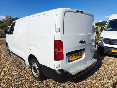 Peugeot Expert 1.5 BlueHDI 100  Premium , Extra lang , Euro 6 , 1e Eig. cruise , camera , Nw koppeling , apk maart 2027, nette b foto 3