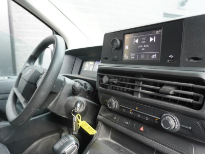 Peugeot Expert 1.5 BlueHDi 120PK L2 EURO 6 - Airco - Cruise - PDC - € 21.950,- Excl. 3