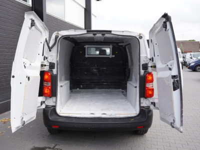 Peugeot Expert 1.5 BlueHDi 120PK L2 EURO 6 - Airco - Cruise - PDC - € 21.950,- Excl. 8