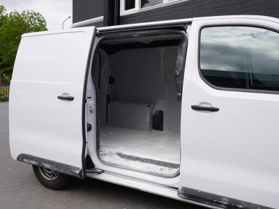 Peugeot Expert 1.5 BlueHDi 120PK L2 EURO 6 - Airco - Cruise - PDC - € 21.950,- Excl. 9