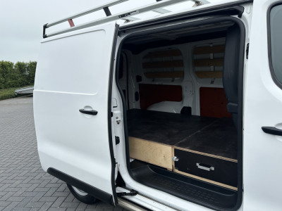 Peugeot Expert 2.0 BlueHDI 123 PK / L2H1 / 1e EIG. / IMPERIAAL / TREKHAAK / AIRCO / CRUISE / CARPLAY 9
