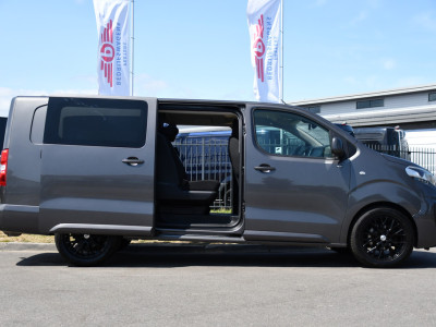 Peugeot Expert 2.0 BlueHDI 180 L3 DC PB Edition 360 Camera, Cruise, Carplay, 2 x Schuifdeur, 177pk, Automaat, Trekhaak, Multimedia, Clima, Uniek! 11