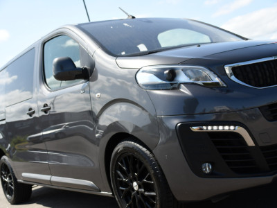 Peugeot Expert 2.0 BlueHDI 180 L3 DC PB Edition 360 Camera, Cruise, Carplay, 2 x Schuifdeur, 177pk, Automaat, Trekhaak, Multimedia, Clima, Uniek! 18