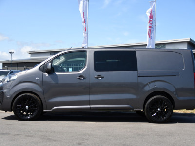 Peugeot Expert 2.0 BlueHDI 180 L3 DC PB Edition 360 Camera, Cruise, Carplay, 2 x Schuifdeur, 177pk, Automaat, Trekhaak, Multimedia, Clima, Uniek! 9